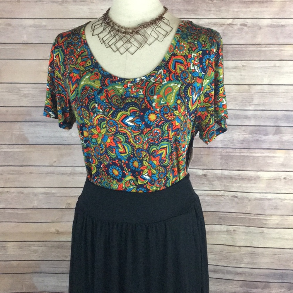 LuLaRoe M Classic T Fashion Cali Maxi Outfit